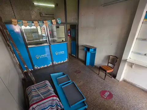 LOCAL EN VENTA PROXIMO A ZONA COMERCIAL - CON BAÑO - CON UN AMBIENTE ATRAS