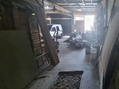 Galpon en Venta 10  mts Frente