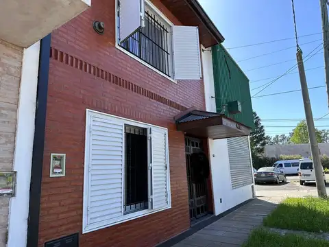 Urquiza 100