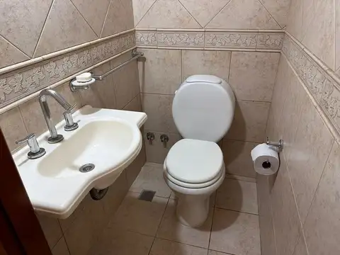 Casa 4 ambientes con 3 baños