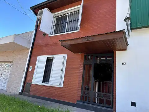 APTO CREDITO. Duplex con tres dormitorios. 