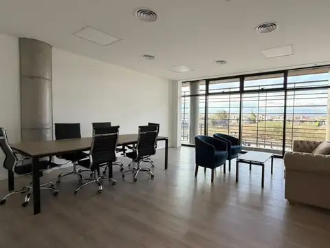 Oficina en Alquiler con 1 cochera