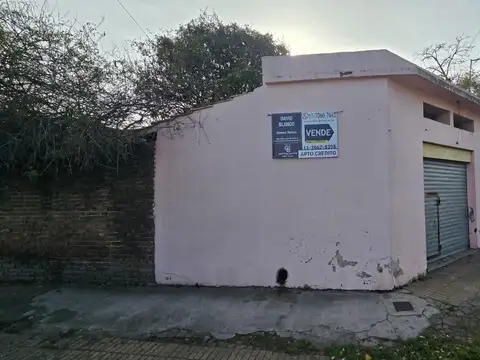 Casa en Moron, casa 5 amb en esquina, galeria, jardin, parque, apto crédito, ambientes luminosos