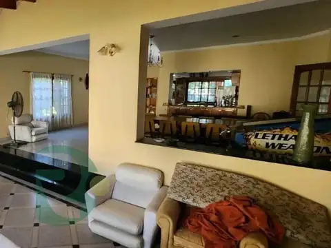 Quinta en Venta en Villa Luzuriaga, USD 390.000