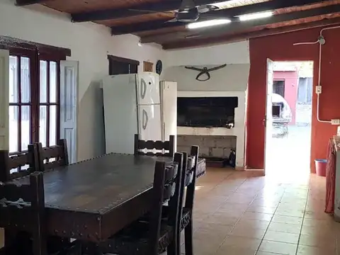 Casa 5 ambientes con 1 baño