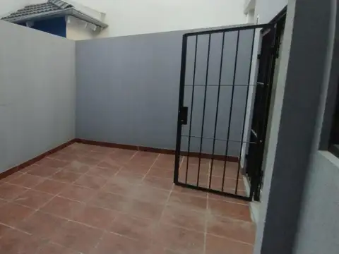 Depto Tipo Casa 4 ambientes con 2 baños
