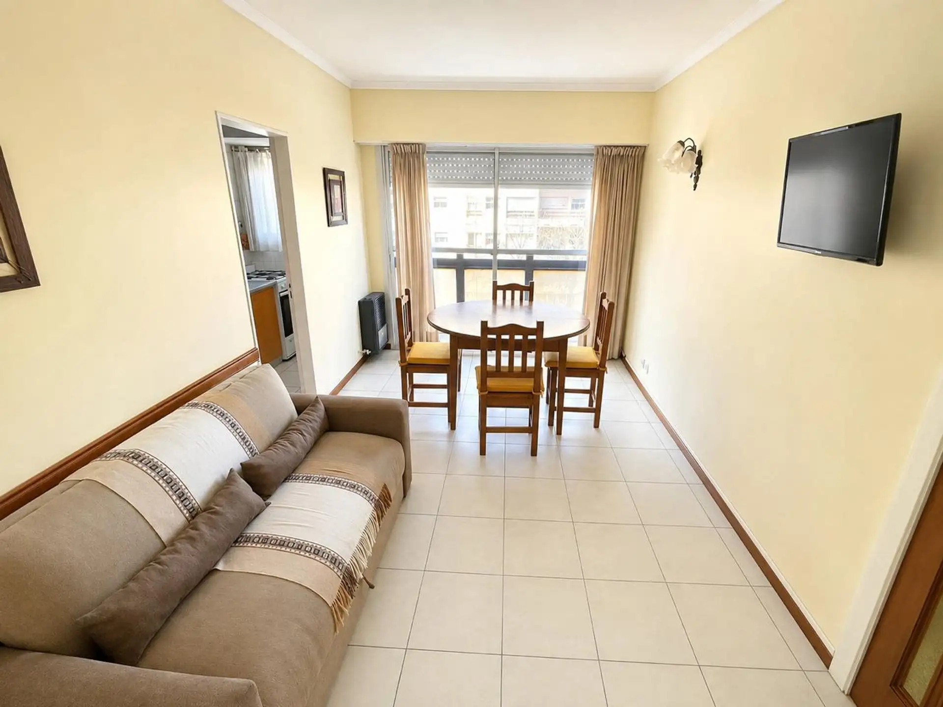 Venta departamento 2 ambientes al frente La perla