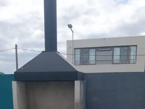 Casa Duplex en Don Carlos Barrio Las Calas 505 bis entre 139 y 140 GORINA LA PLATA