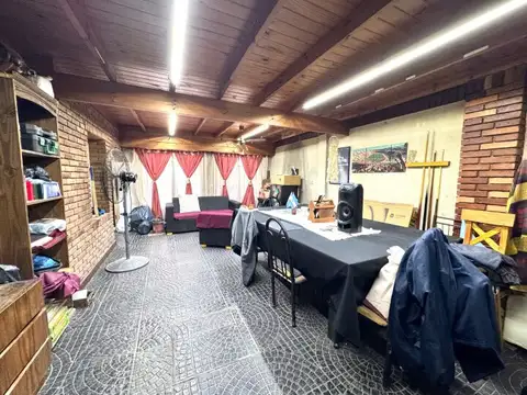 VENTA CASA MORÓN 5 AMBIENTES, MULTIFAMILAR  + DPTO. INDEPENDIENTE
