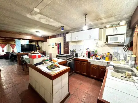 Casa 5 ambientes con 2 baños