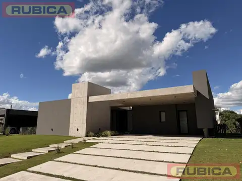 Casa en venta, la calesa pilara