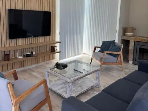 Casa en Alquiler Temporal con 1 cochera