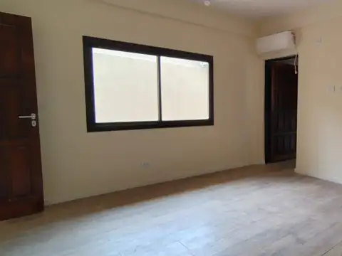 Depto Tipo Casa 3 ambientes con 2 baños