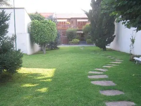 Alberdi, Juan B 900