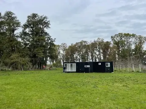 Excelente lote con mejoras en Etchegoyen