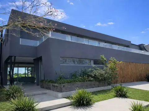 AV DEL GOLF (328) 1700