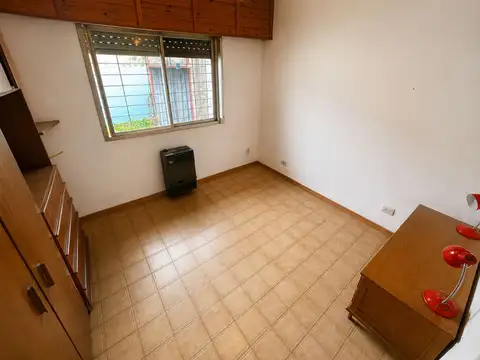 Casa en Venta en Castelar, USD 99.000