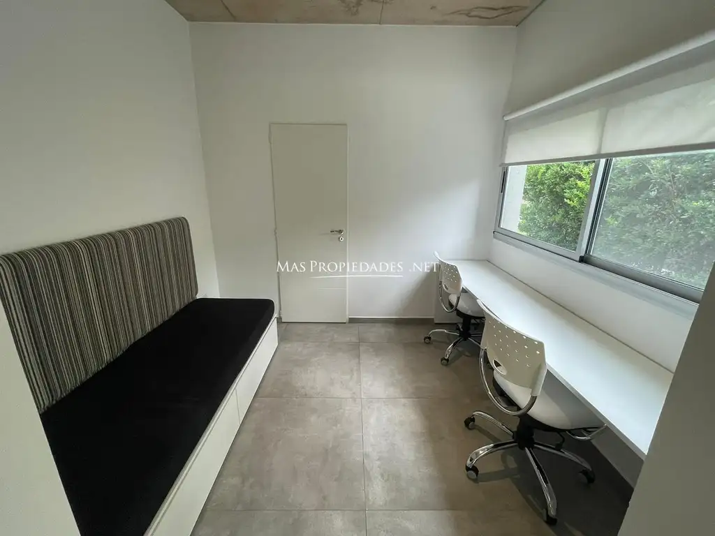 Casa - 220  m² Cubierta | 4 dormitorios | A Estrenar | 4 baños | 5 ambientes | 3 cocheras