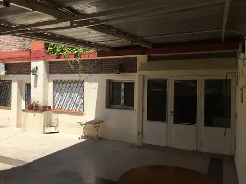 Casa en Alquiler en Alberdi, $ 550.000