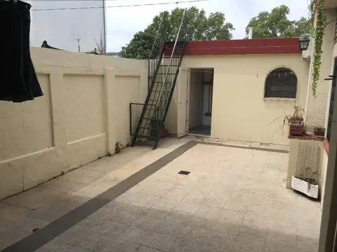 Casa en Alquiler en Alberdi, $ 500.000