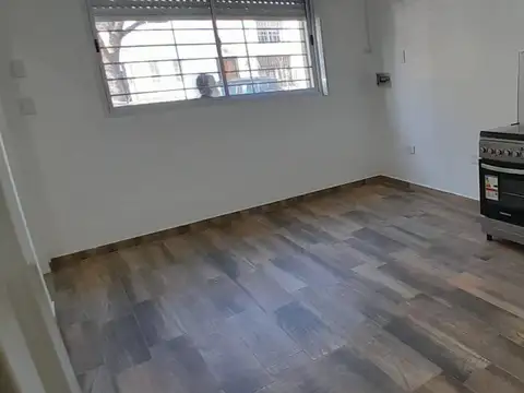 Depto Tipo Casa en Alquiler de 1 dormitorio