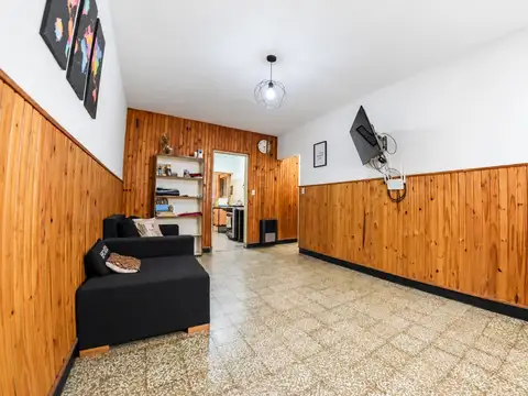 OPORTUNIDAD ! CASA A LA VENTA EN BARRIO INDUSTRIAL
