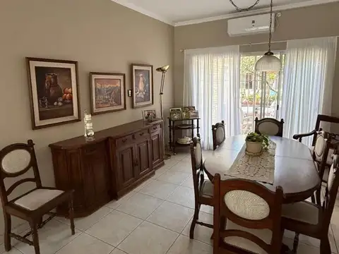 Casa en Venta en Castelar Sur, USD 195.000