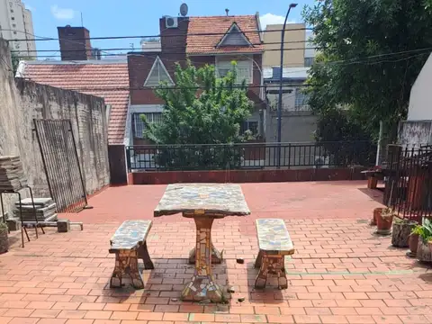 Casa en terreno propio en Parque Chacabuco a media cuadra Av José María Moreno