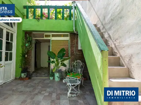 ¡Casa en lote propio con patio y gran terraza en Boedo, con potencial para proyectar!