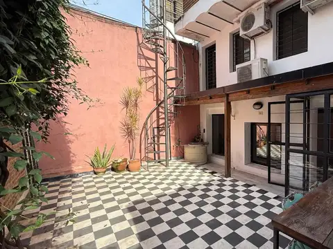 PH EN VENTA 3 DORMITORIOS CON PATIO CENTRO RIO