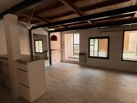 Depto Tipo Casa 4 ambientes con 2 baños