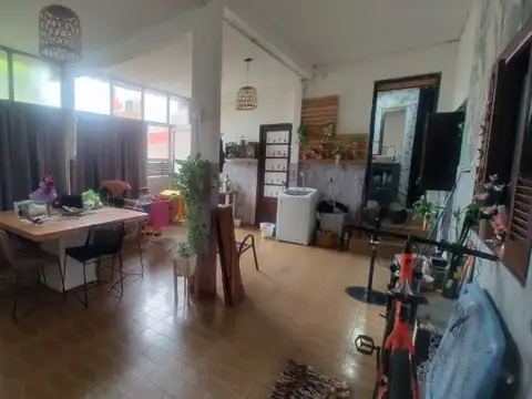 Casa 4 ambientes con 1 baño