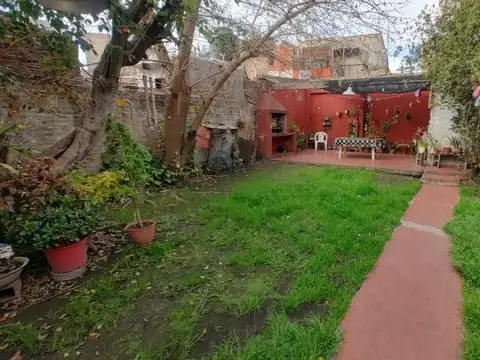 VENTA CASA 4 AMB JARDIN AVELLANEDA
