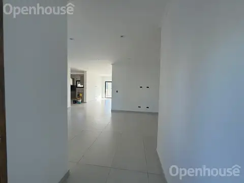 IMPECABLE CASA DE 6 AMBIENTES en  BARRIO SAN PABLO! POSIBILIDAD DE FINANCIACIÓN CON 40% DEL VALOR!