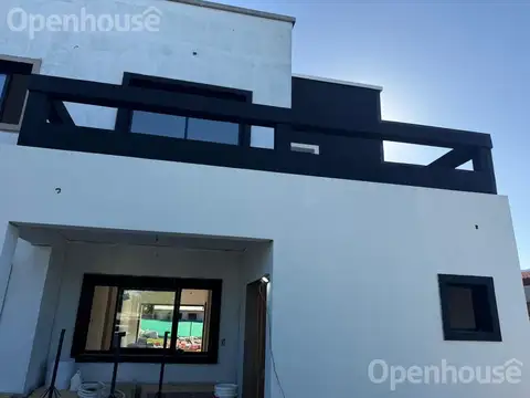 IMPECABLE CASA DE 6 AMBIENTES en  BARRIO SAN PABLO! POSIBILIDAD DE FINANCIACIÓN