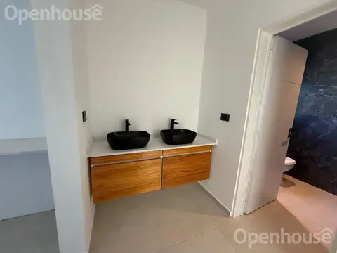 Casa 6 ambientes con 2 baños