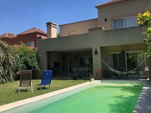 Casa en Venta en Las Orquideas, USD 260.000