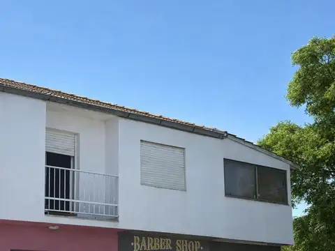 VENTA PH 4 AMBIENTES POR ESCALERA + 2 DPTO CERRITO