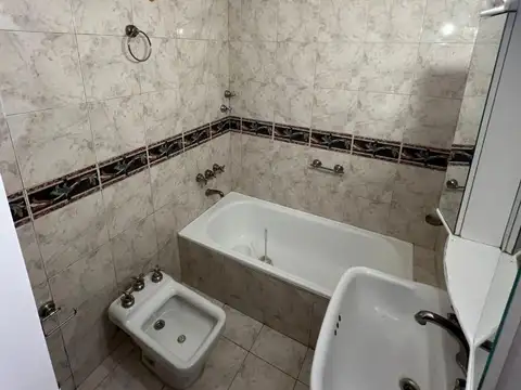 Casa en alquiler en zona residencial de Olivos
