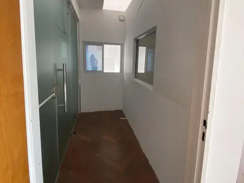 Oficina en Venta 80 años