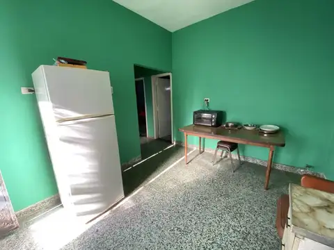 Casa de 3 ambientes + Departamento de 2 ambientes