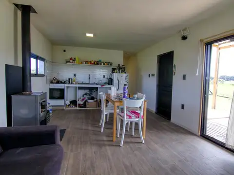 Casa 2 ambientes con 1 baño