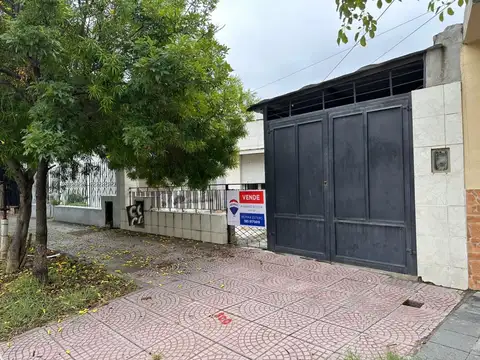 VENTA DE CASA A REFACCIONAR -AV.COLÓN NORTE Nº 153