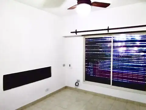 CASA DE TRES AMBIENTES EN MUY BUENA UBICACION