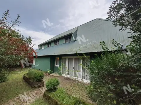 Hermosa Casa pegada al IC para vivir todo el año. Alquiler anual 3 dorm y Piscina