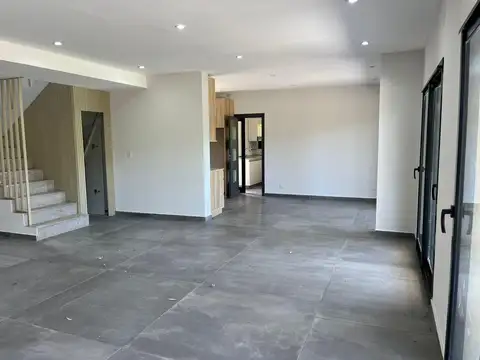 Casa en Alquiler en Haras Santa María, USD 1.800