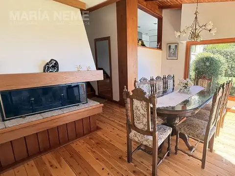 Casa 7 ambientes con 2 baños