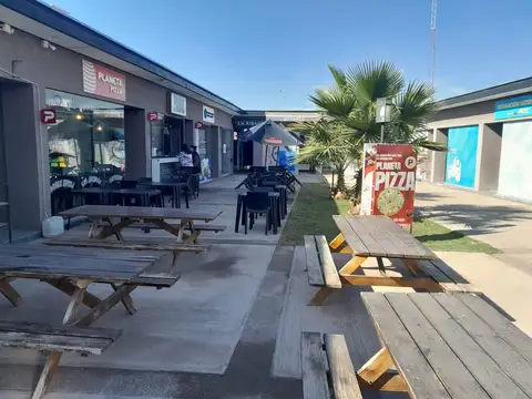 LOCAL COMERCIAL EN HERMOSO COMPLEJO PRIVADO