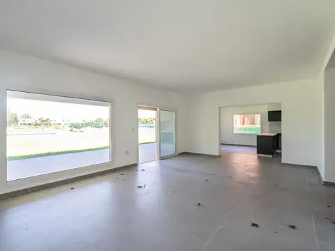 Casa 5 ambientes con 3 baños