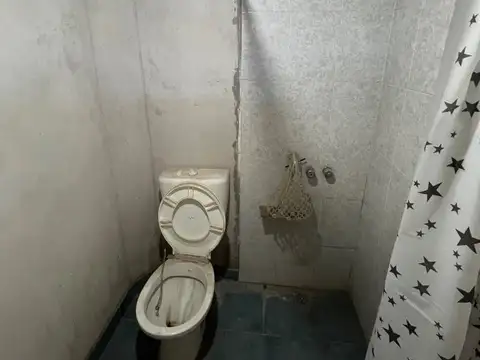 Casa multifamiliar mas local en Moreno Trujui